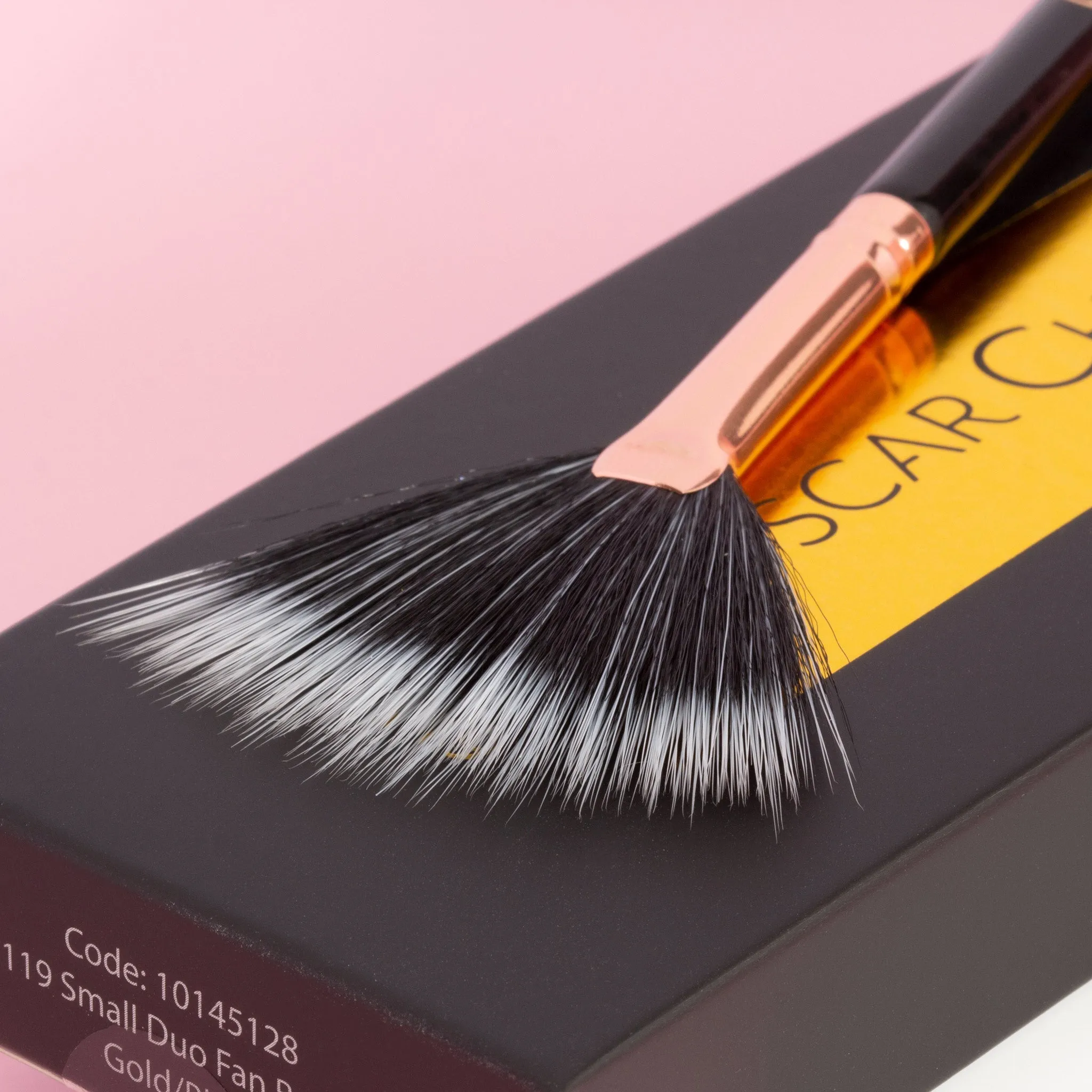 Oscar Charles 119 Luxe Small Duo Fan Makeup Brush