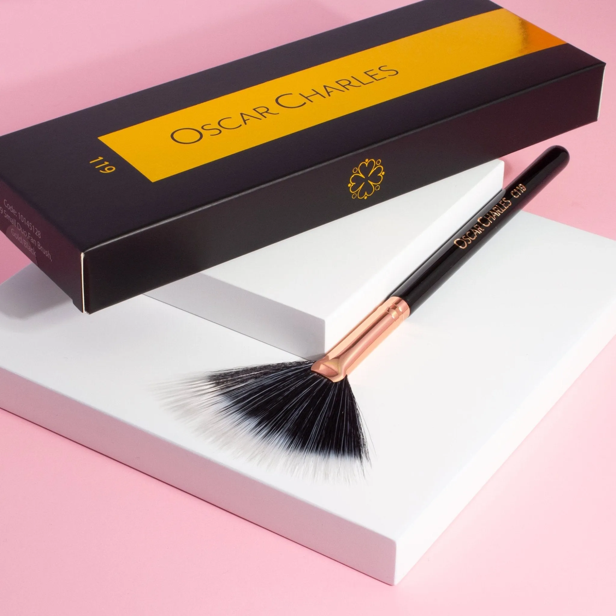 Oscar Charles 119 Luxe Small Duo Fan Makeup Brush