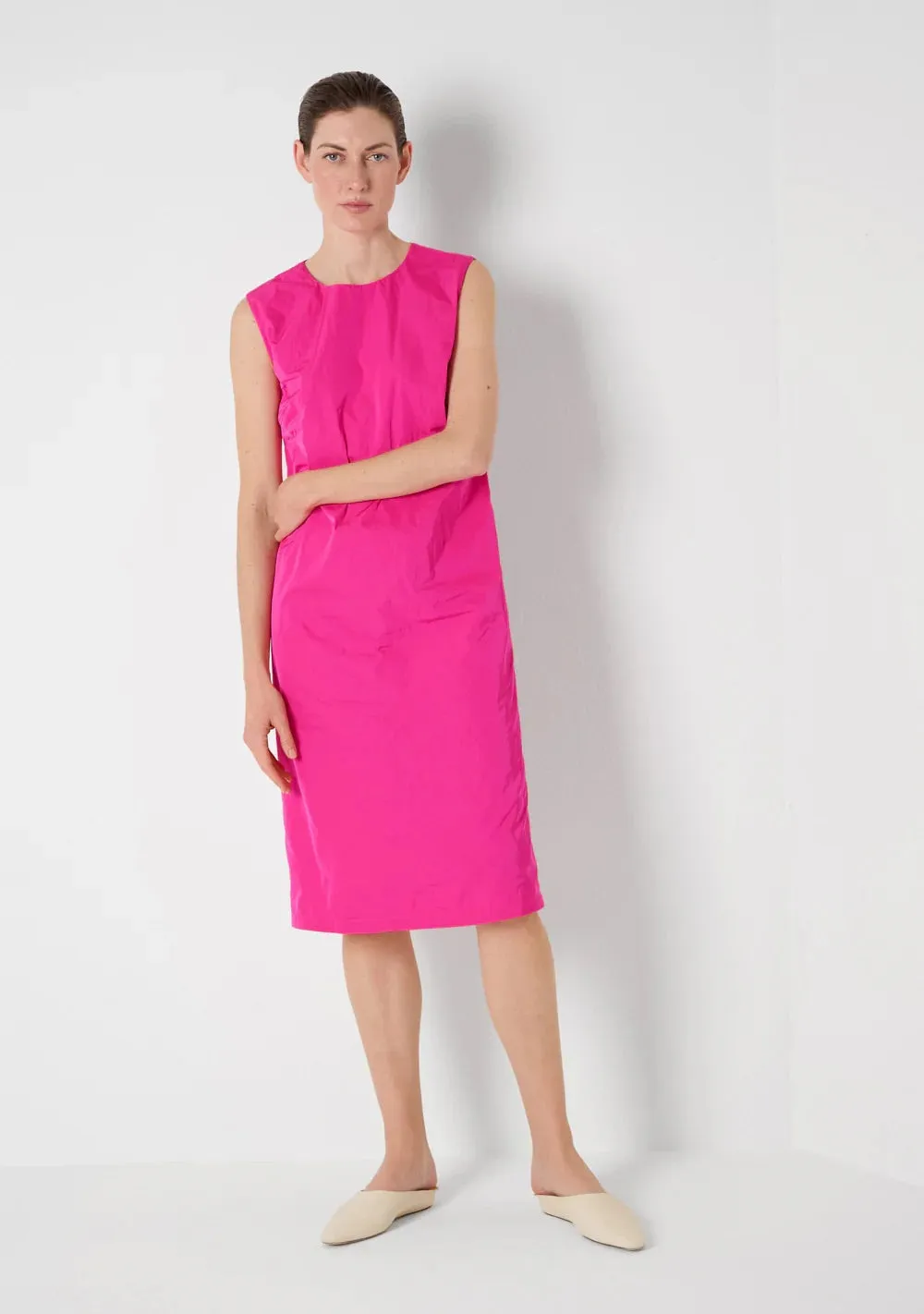 Sleeveless Boat Neck Dress